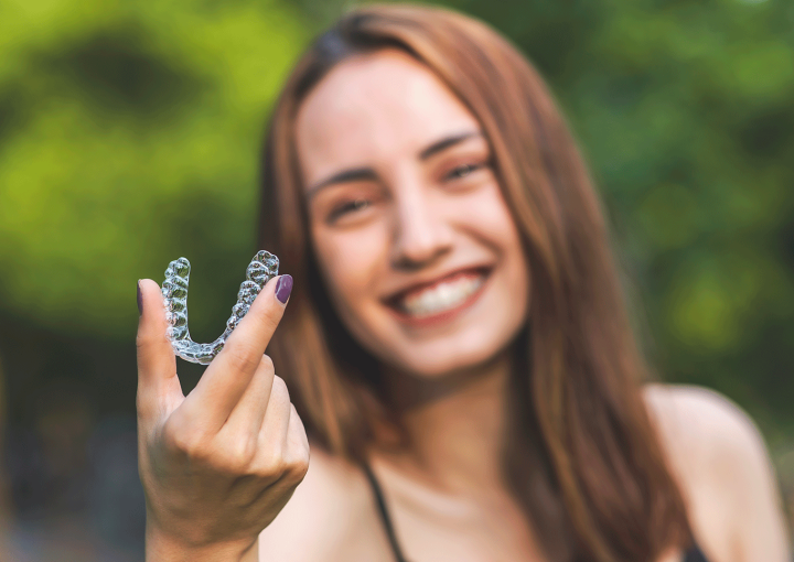 aparat dentar invizibil